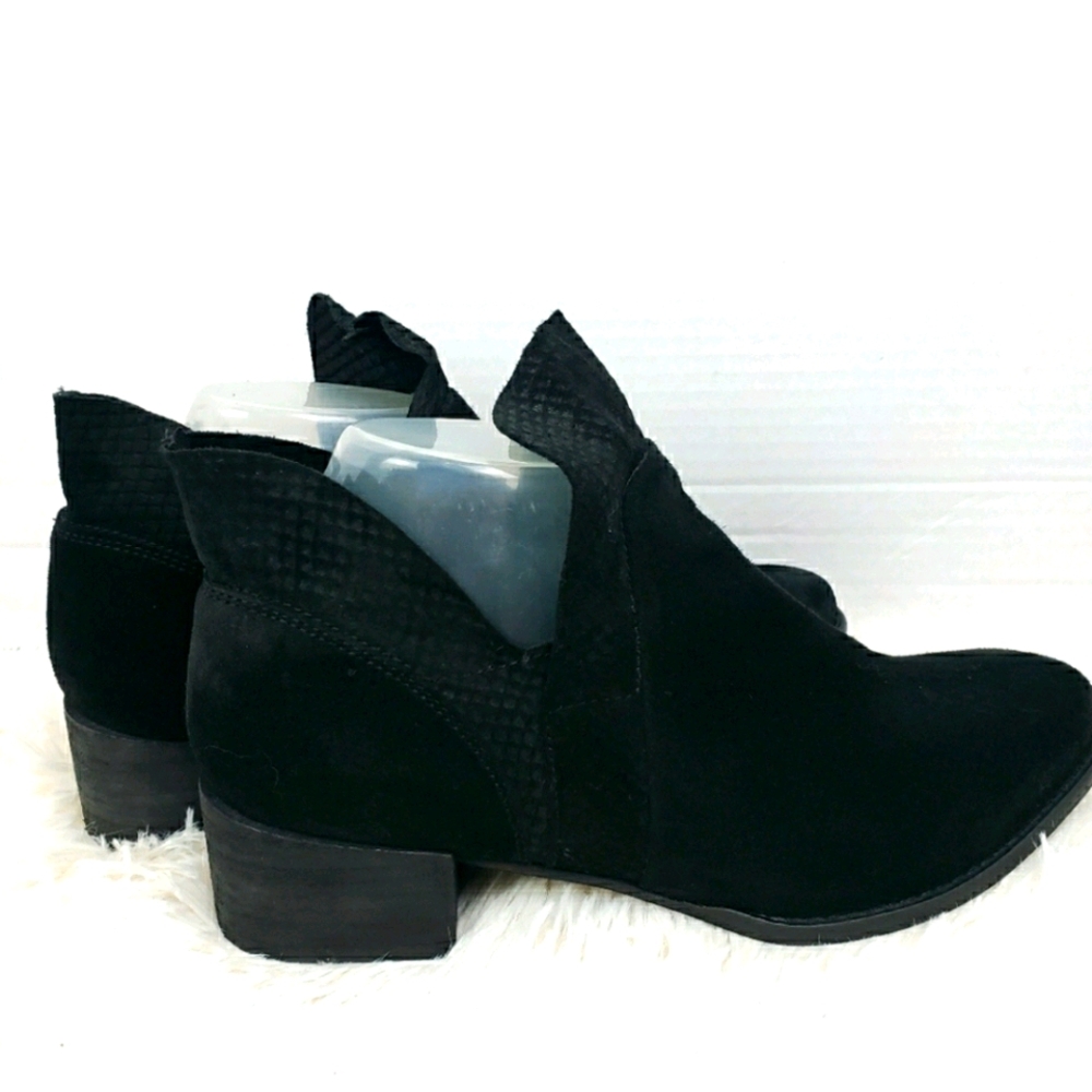 Seychelles “Score" Cut-out Booties Black Sz 7.5
